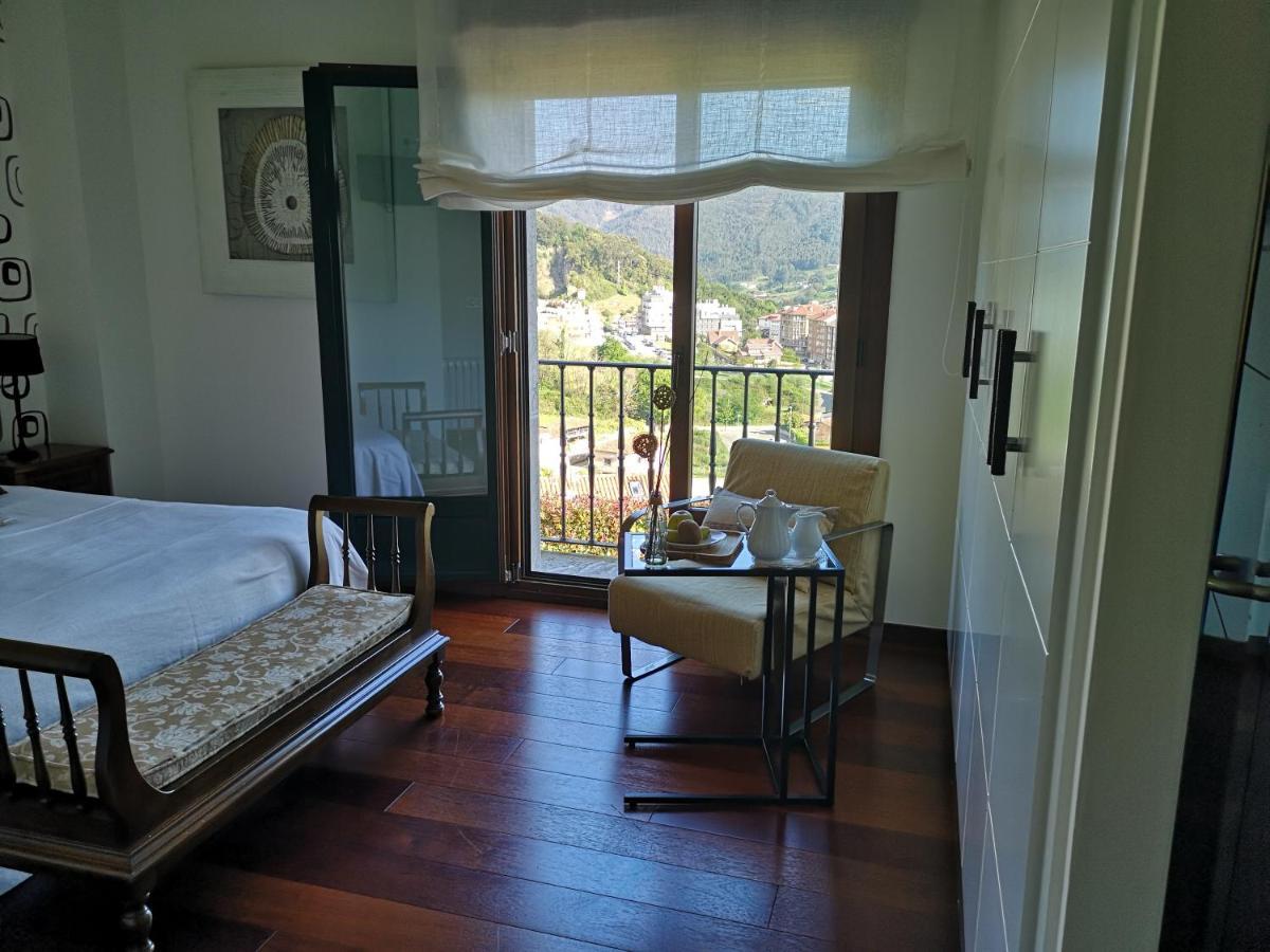 Hotel Reina Adosinda ปราเวีย ภายนอก รูปภาพ