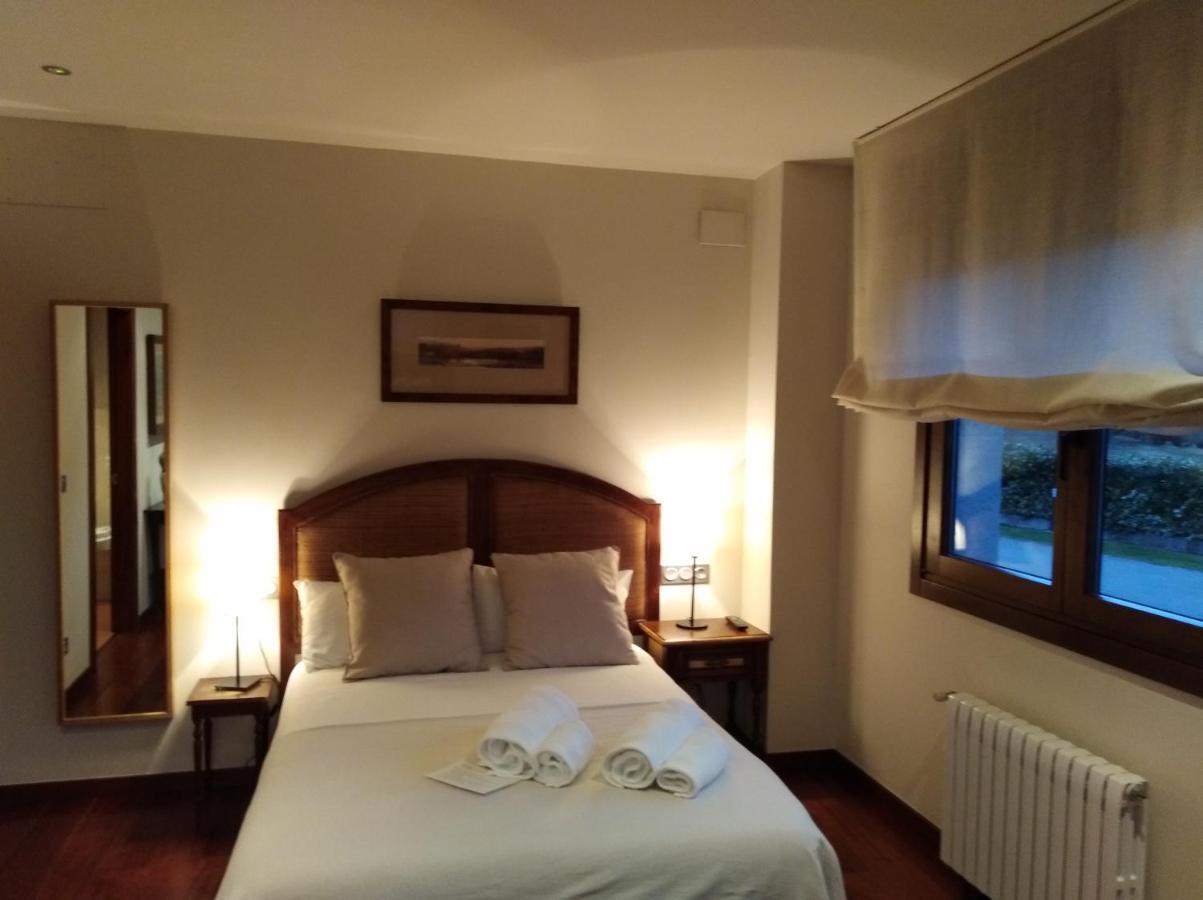 Hotel Reina Adosinda ปราเวีย ภายนอก รูปภาพ